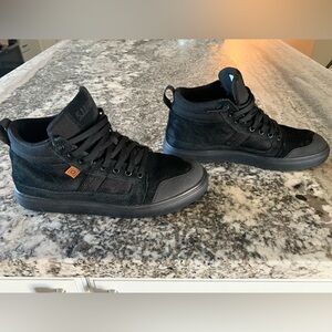 5.11 TACTICAL NORRIS SNEAKER, lightly used, perfect condition, no wear and tear